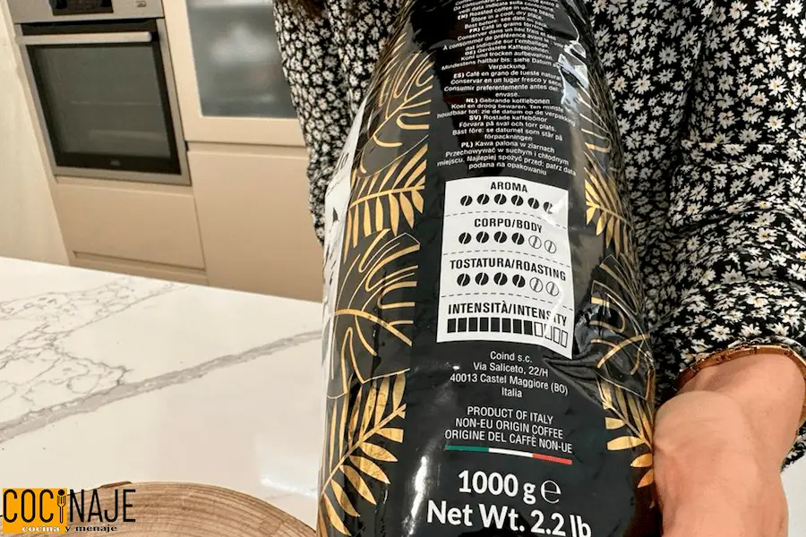 Probando café Consuelo en grano