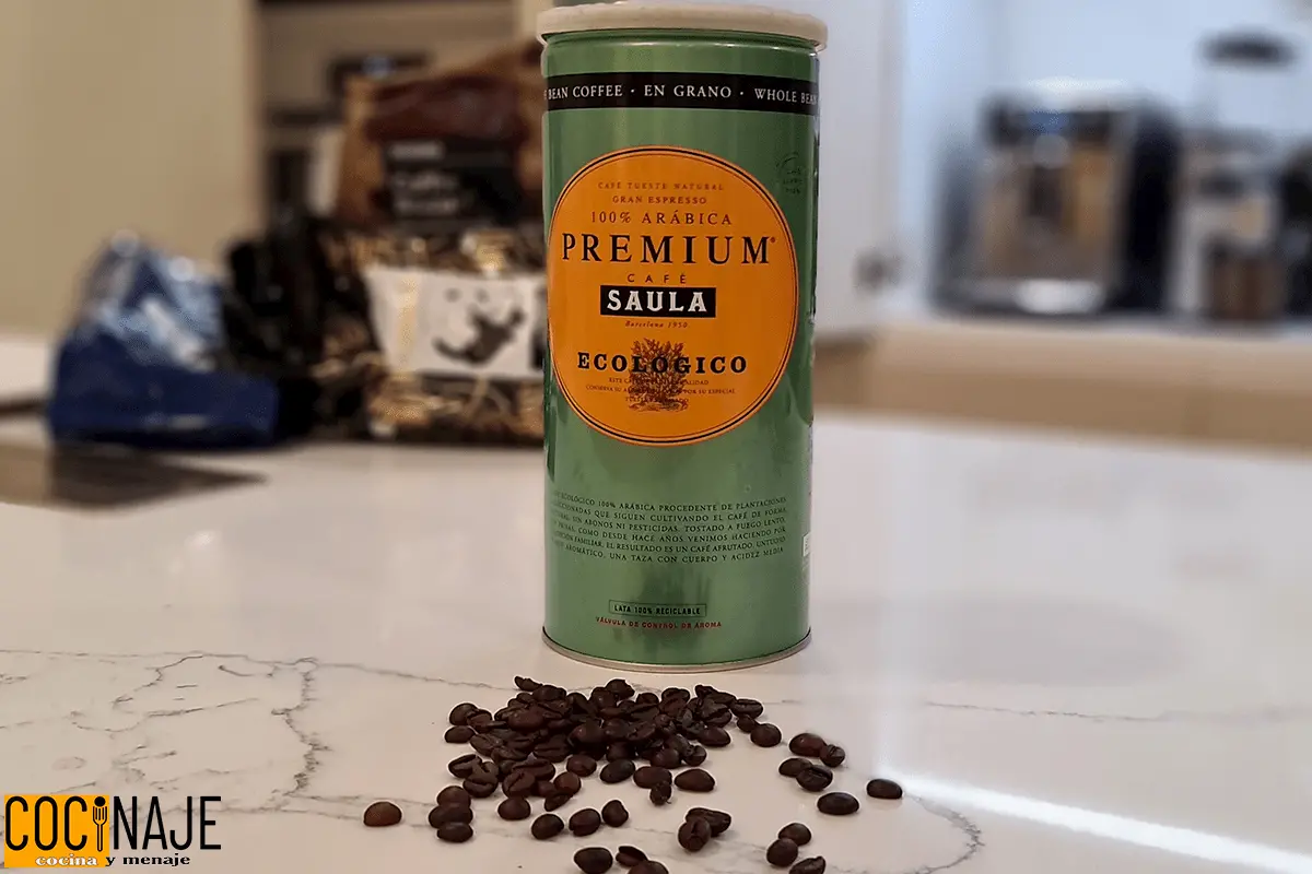 probando café en grano Saula