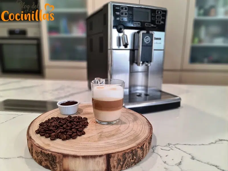 Cafés con la intensidad ideal y lattes cremosos con esta Philips, la cafetera  superautomática mejor valorada de
