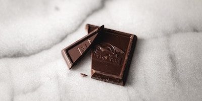 ¿Cuánto pesa una onza de chocolate?